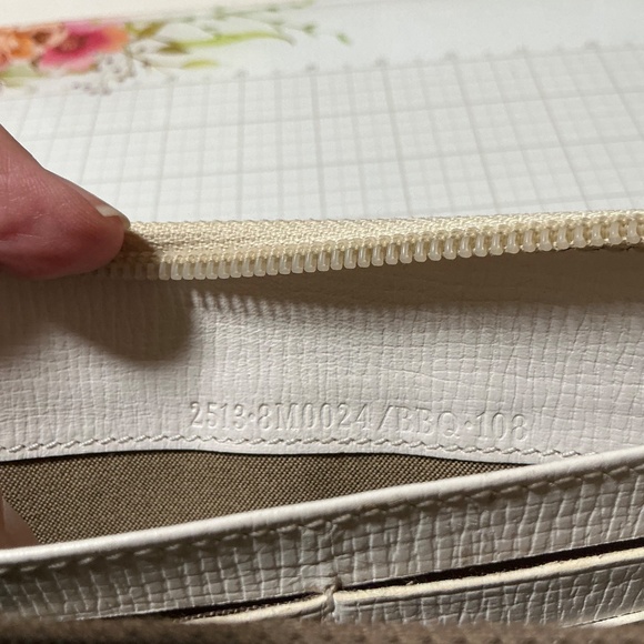 Fendi cartoon zucca wallet - Picture 6 of 8